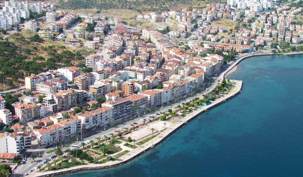 Gökyüzünden Dikili