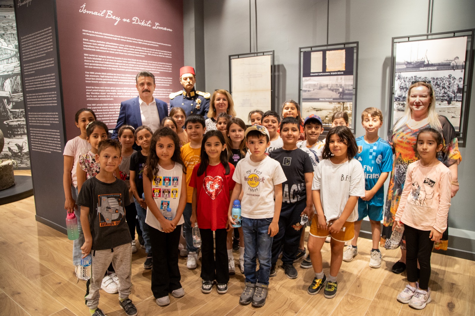 DİKİLİ KENT ARŞİVİ VE TANITIM MERKEZİ'NE YOĞUN İLGİ