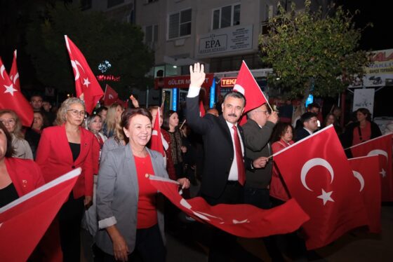 DİKİLİ’DE CUMHURİYET BAYRAMI COŞKUSU